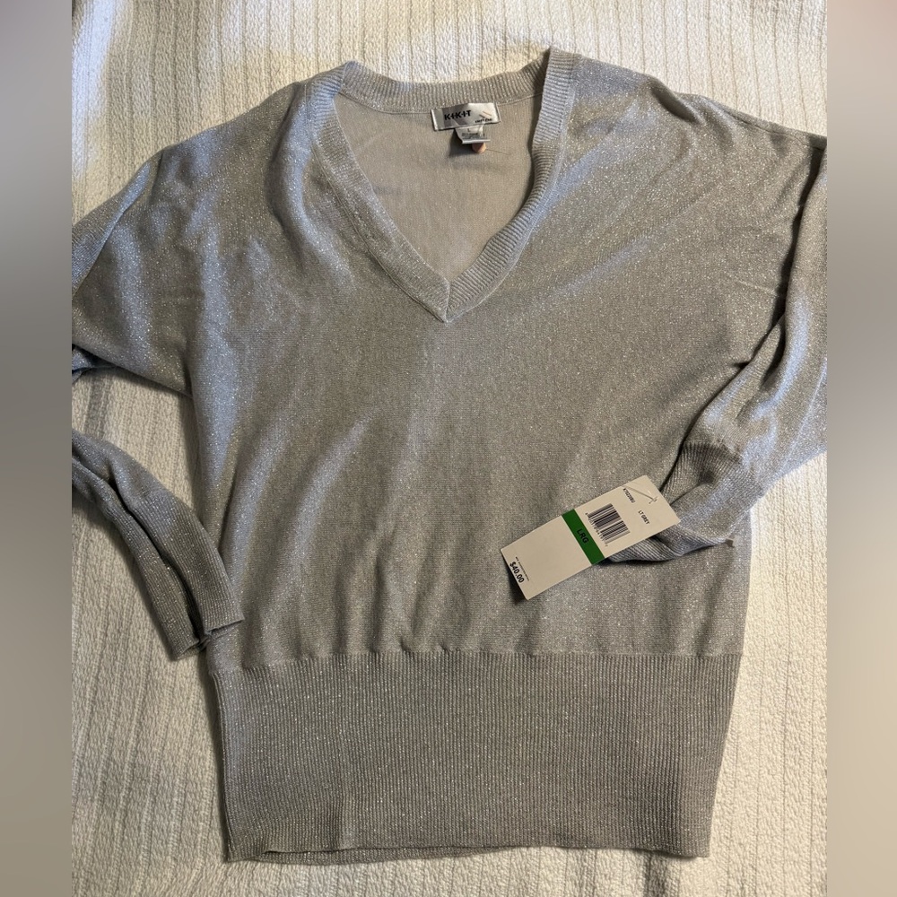 V-Neck Sweater in Shimmering Gray